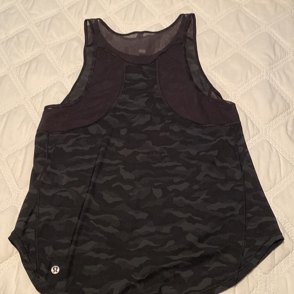 Lululemon tank in excellent condition - Picture 4 of 4
